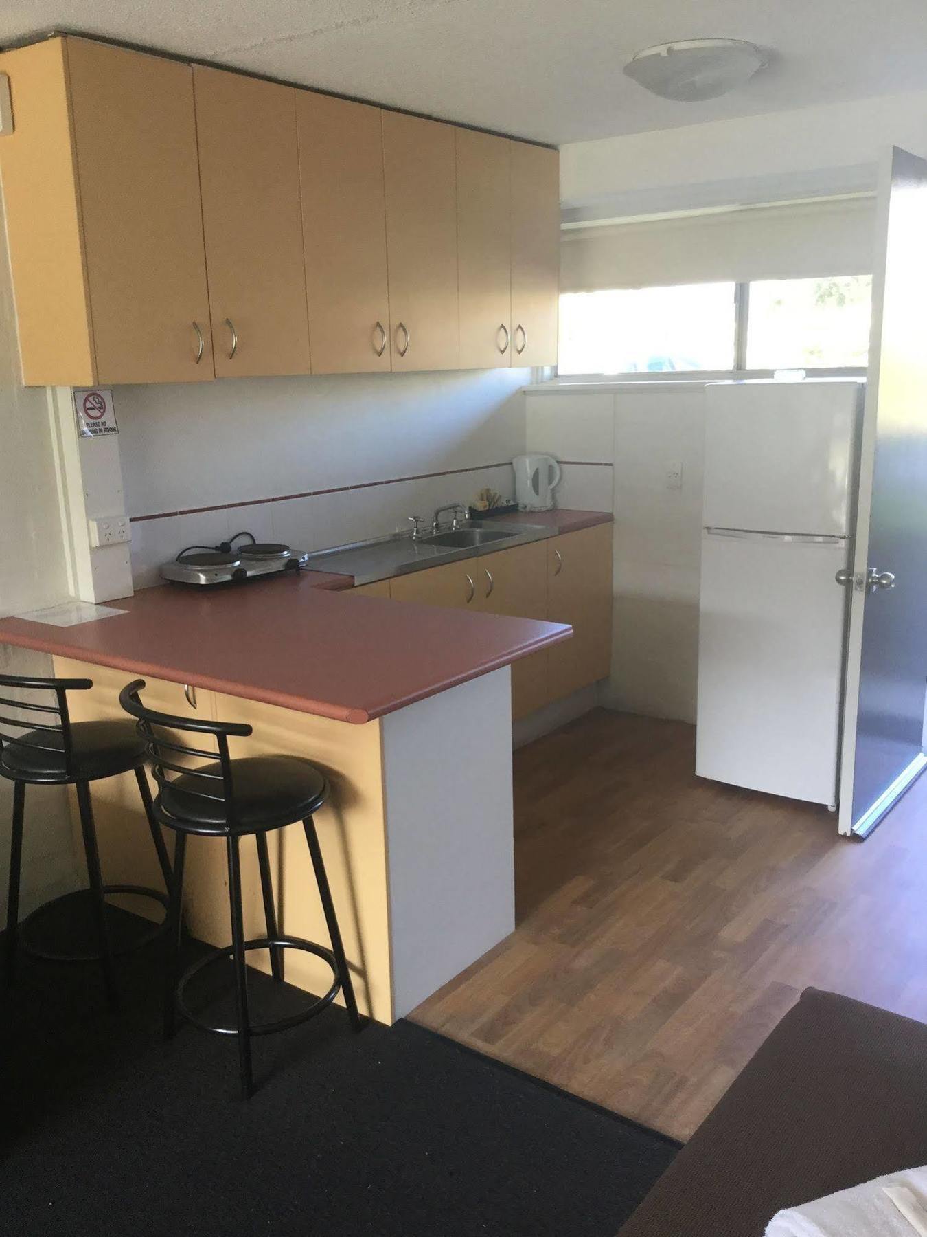 Bathurst Studio Apartments Exterior photo